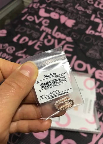 Zincir Detaylı Parlak Altın Broş - Görsel 7