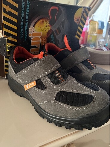 İş ayakkabısı önü demirli 42 numara - Görsel 2