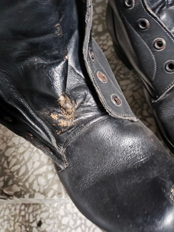 Siyah Deri Punk Tarzı Tokalı Bot - Görsel 4