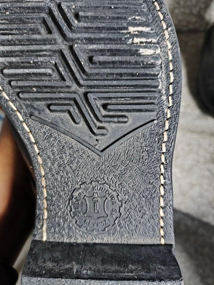 Siyah Deri Punk Tarzı Tokalı Bot - Görsel 2