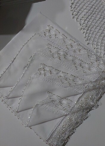 Silk & Cashmere Boncuk iğne oyasi