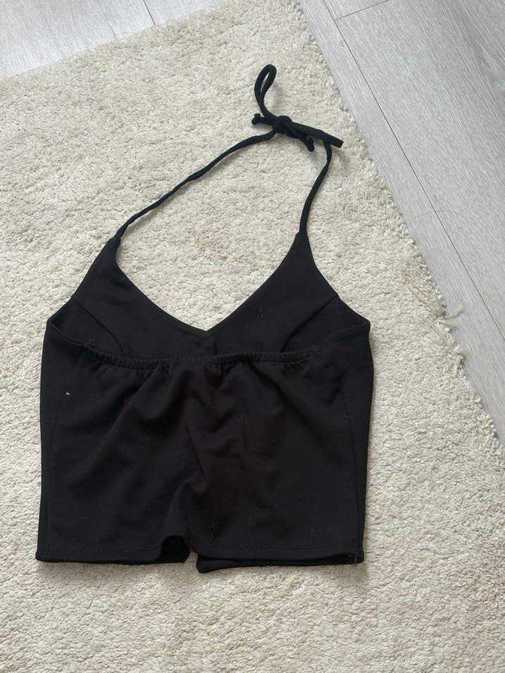 Sırt dekolteli iki düğmeli crop - Görsel 2