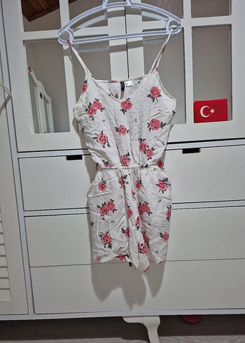 Çiçek Desenli Beyaz Mini Tulum - Görsel 2