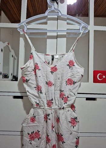 Çiçek Desenli Beyaz Mini Tulum - Görsel 5