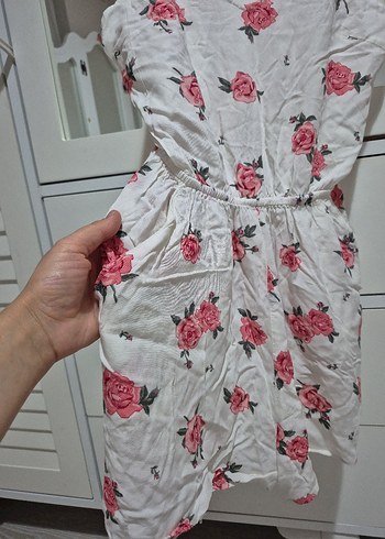 Çiçek Desenli Beyaz Mini Tulum - Görsel 4