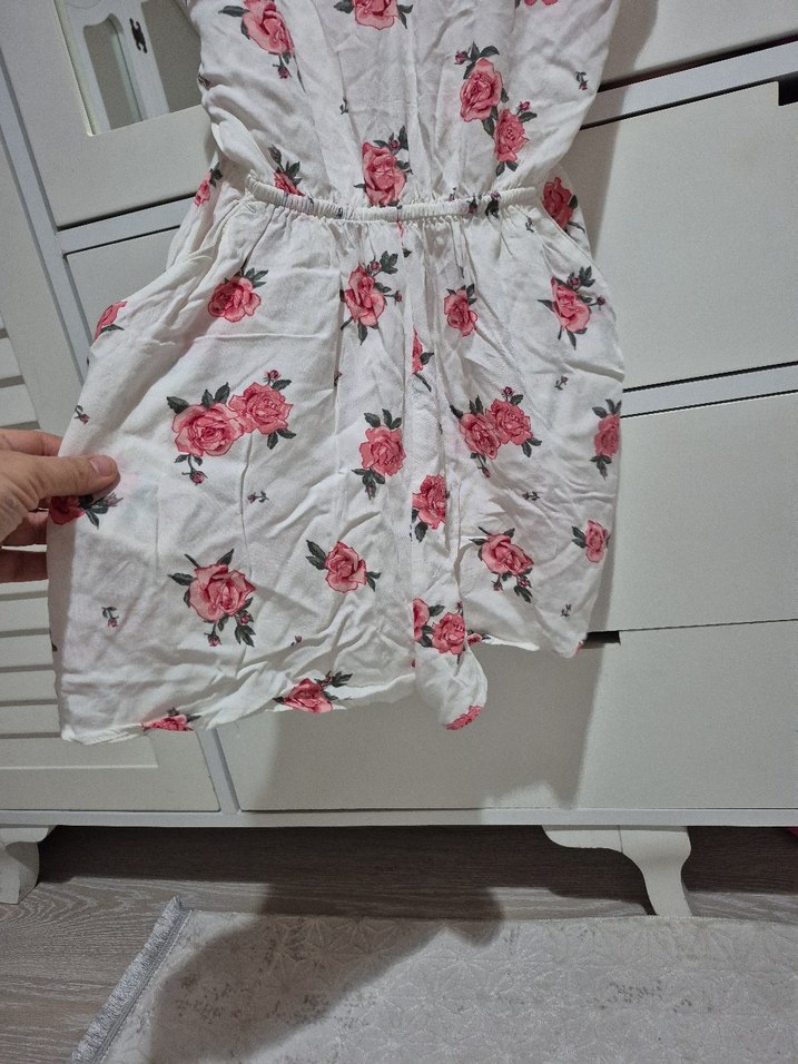 Çiçek Desenli Beyaz Mini Tulum - Görsel 3