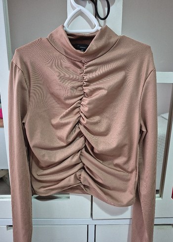 Bej Pilili Yüksek Yakalı Kadın Bluz - Görsel 2