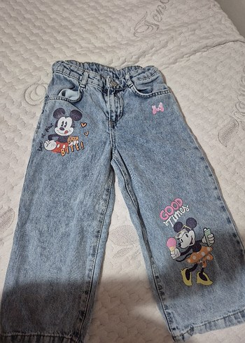 Nakışlı, düğmeli kız çocuk rahat kot pantolon - Görsel 2