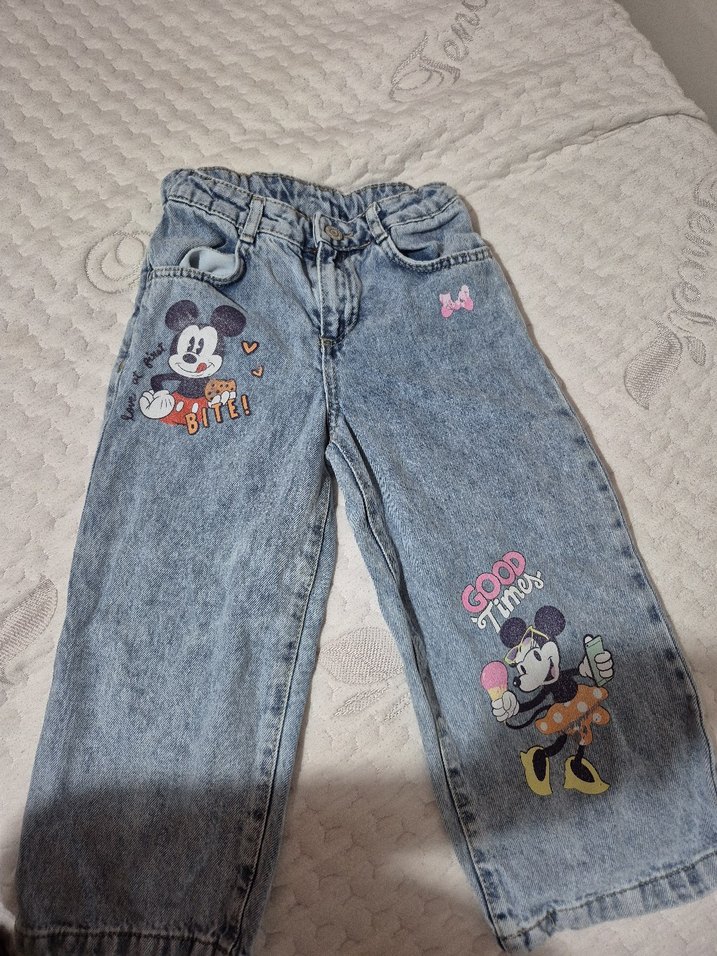 Nakışlı, düğmeli kız çocuk rahat kot pantolon - Görsel 2