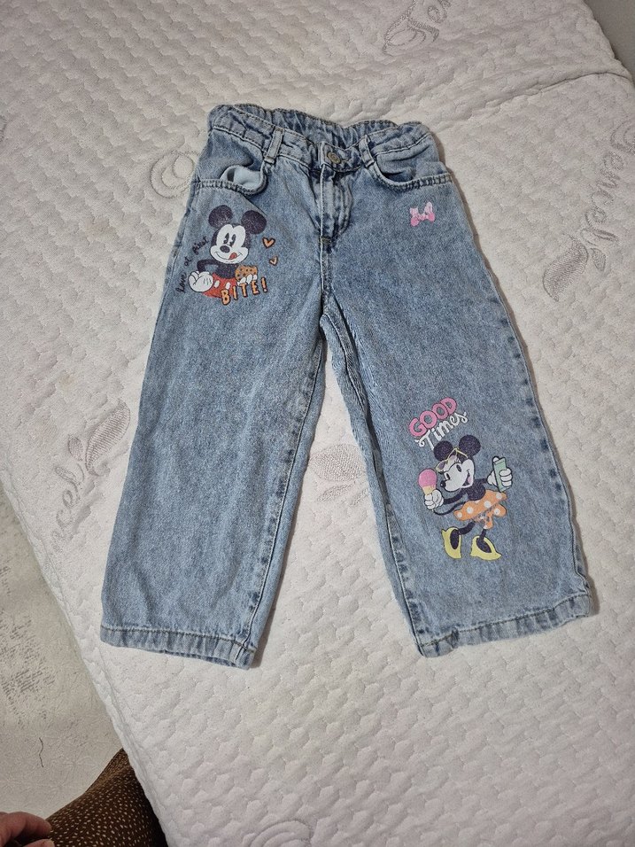 Nakışlı, düğmeli kız çocuk rahat kot pantolon - Görsel 3