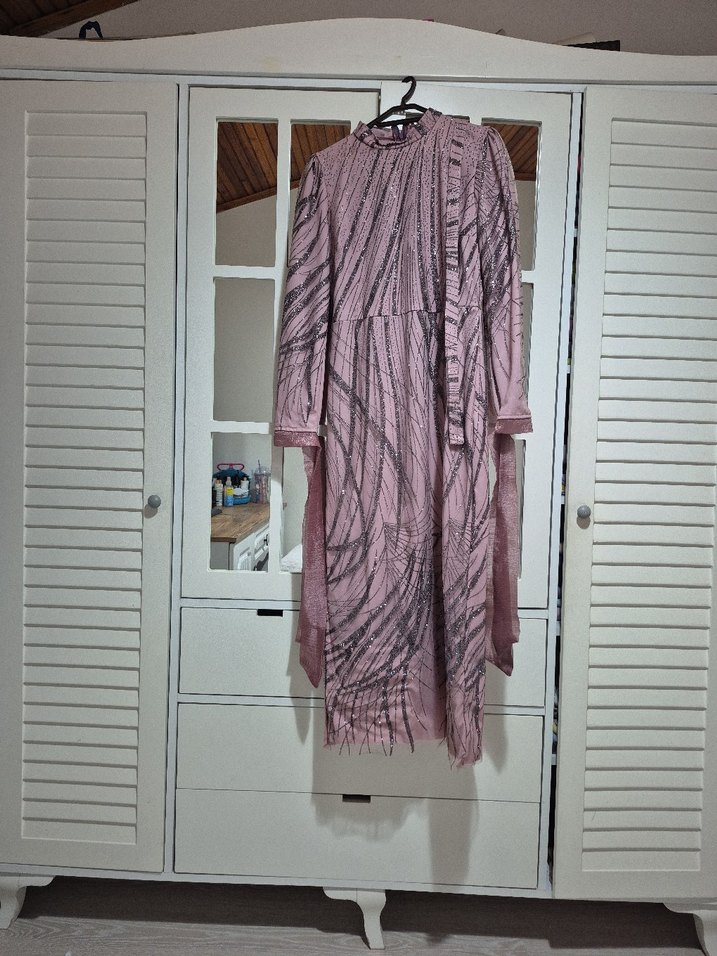 Pembe Pilili Uzun Bohem Elbise - Görsel 3