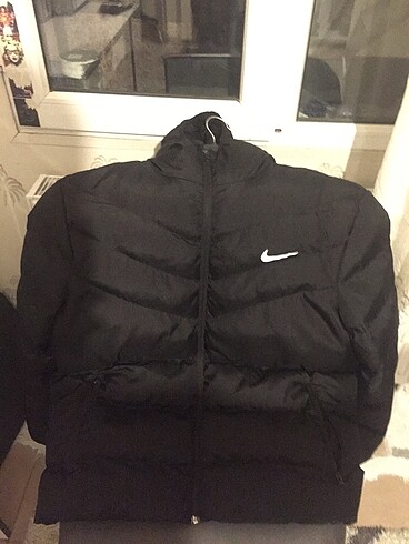 Nike Şişme Mont Nike Mont %20 İndirimli - Gardrops