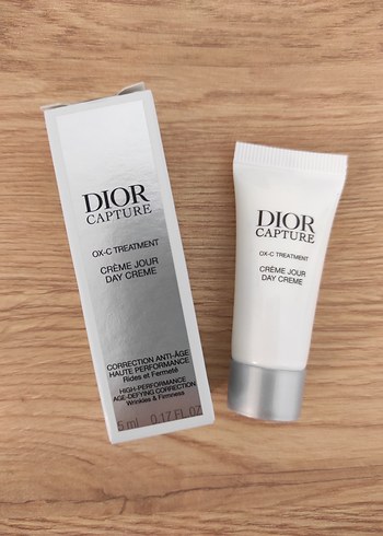Dior Capture OX-C Günlük Nemlendirici Krem