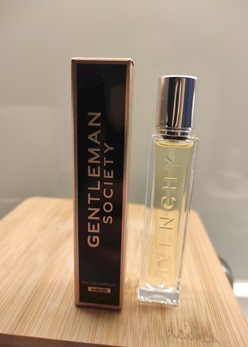 Givenchy Gentleman Society Erkek Parfümü