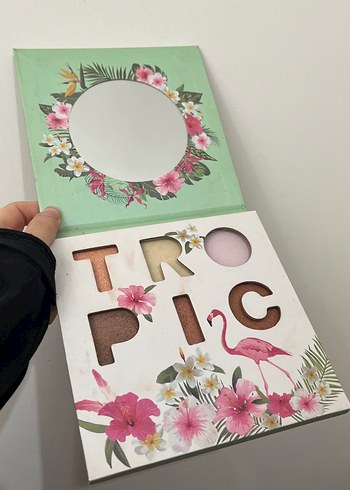 Tropik Temalı Sanat Kitabı - Görsel 3