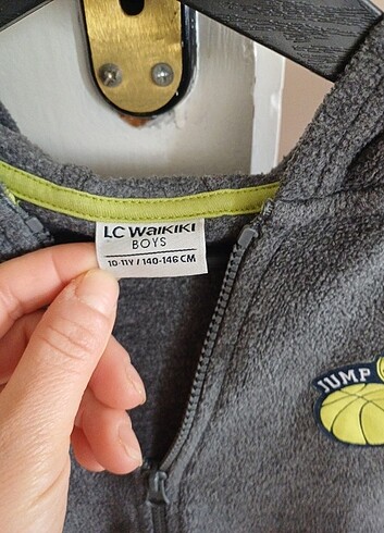 10 Yaş Beden Lc waikiki marka yelek.
