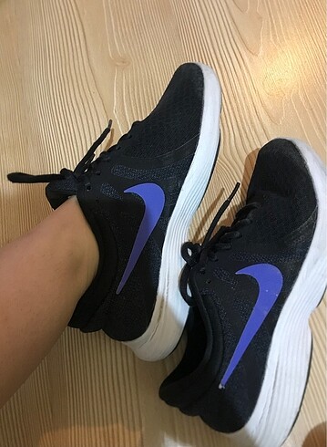 37,5 Beden Nike kadın koşu ayakkabısı