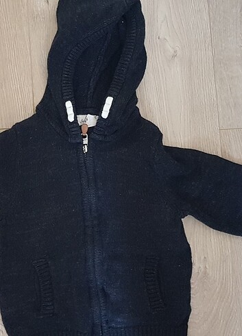 Lacivert H&M hırka.