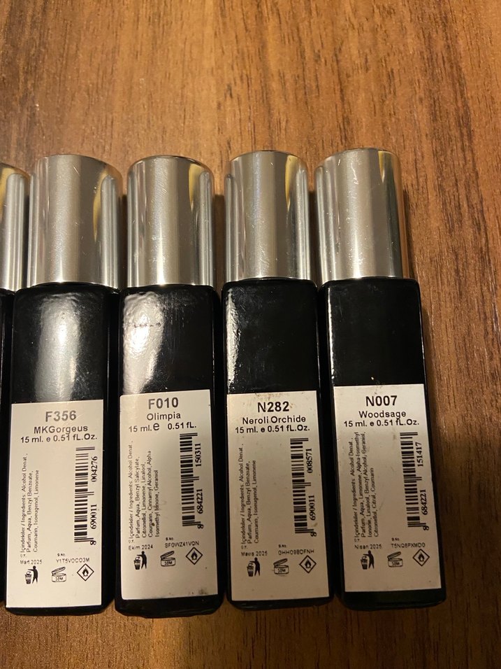 Kadın Parfüm Seti 10 Adet Mini Şişe - Görsel 3