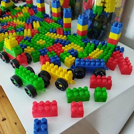  Beden Renk 240 parça Lego 9 adet Lego araba hediyeli