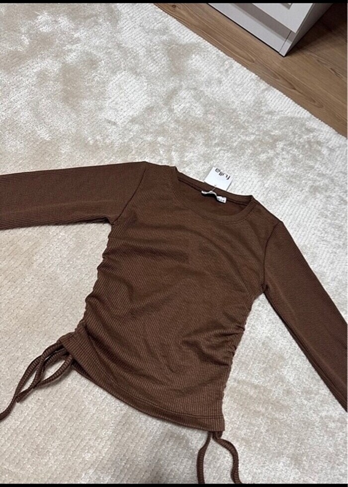 Büzgülü bluz - Görsel 3