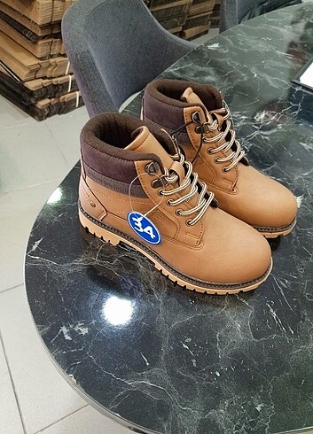 LC waikiki erkek çocuk bot