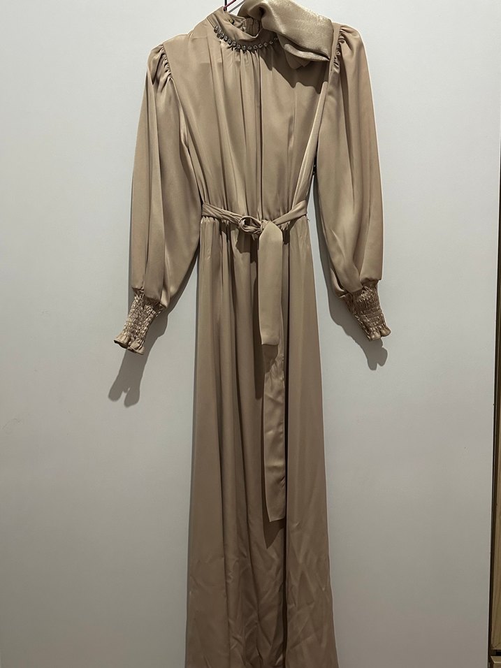 Bej Uzun Drapeli Kadın abiye - Görsel 2