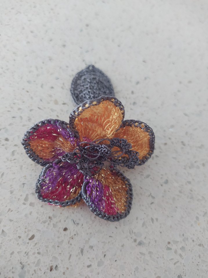 Renkli İşlemeli Bohem Çiçek Broş - Görsel 3
