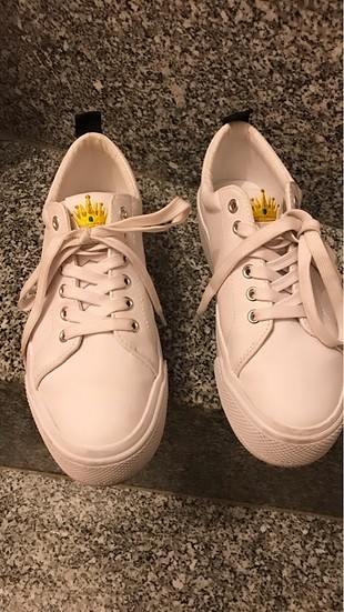 Beyaz platform sneaker