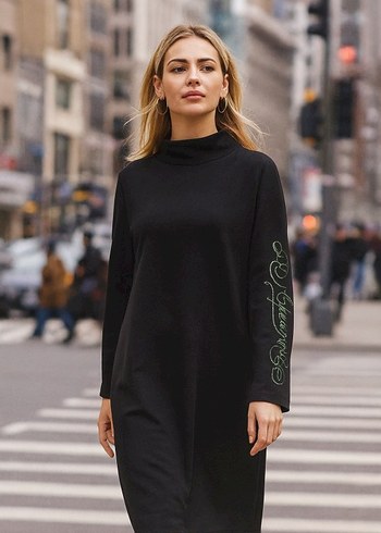 Uzun Kollu Siyah Kadın krep kışlık

 Elbise - Görsel 3