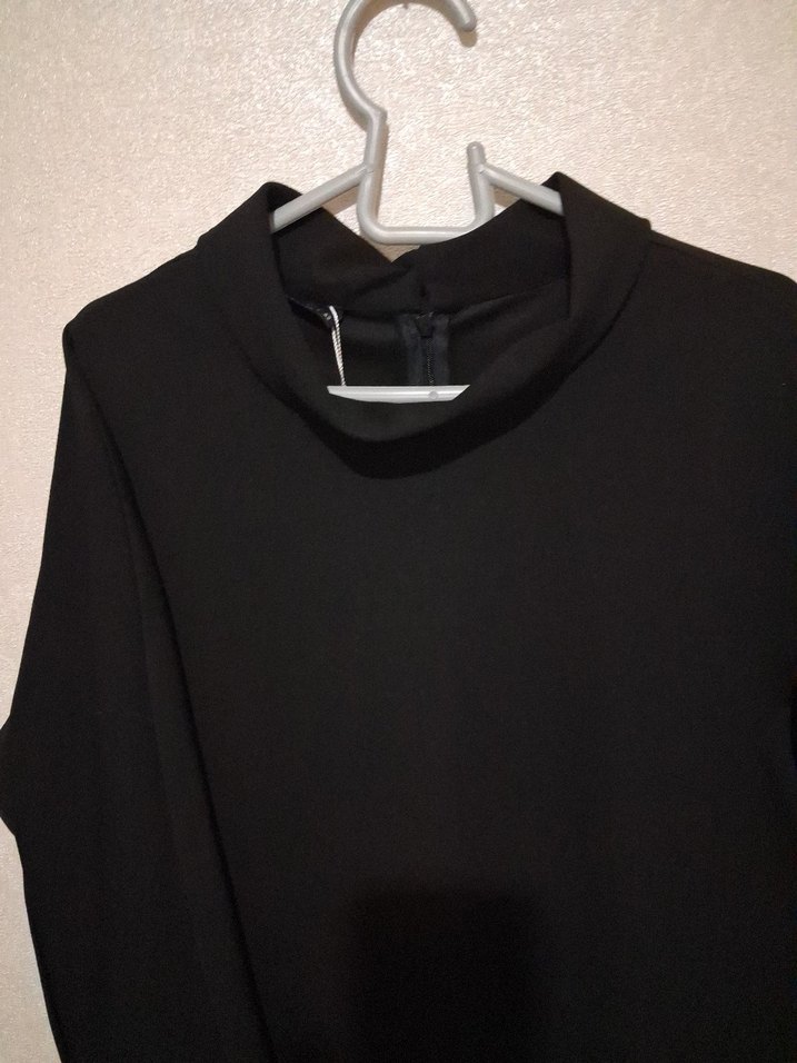 Uzun Kollu Siyah Kadın krep kışlık

 Elbise - Görsel 4