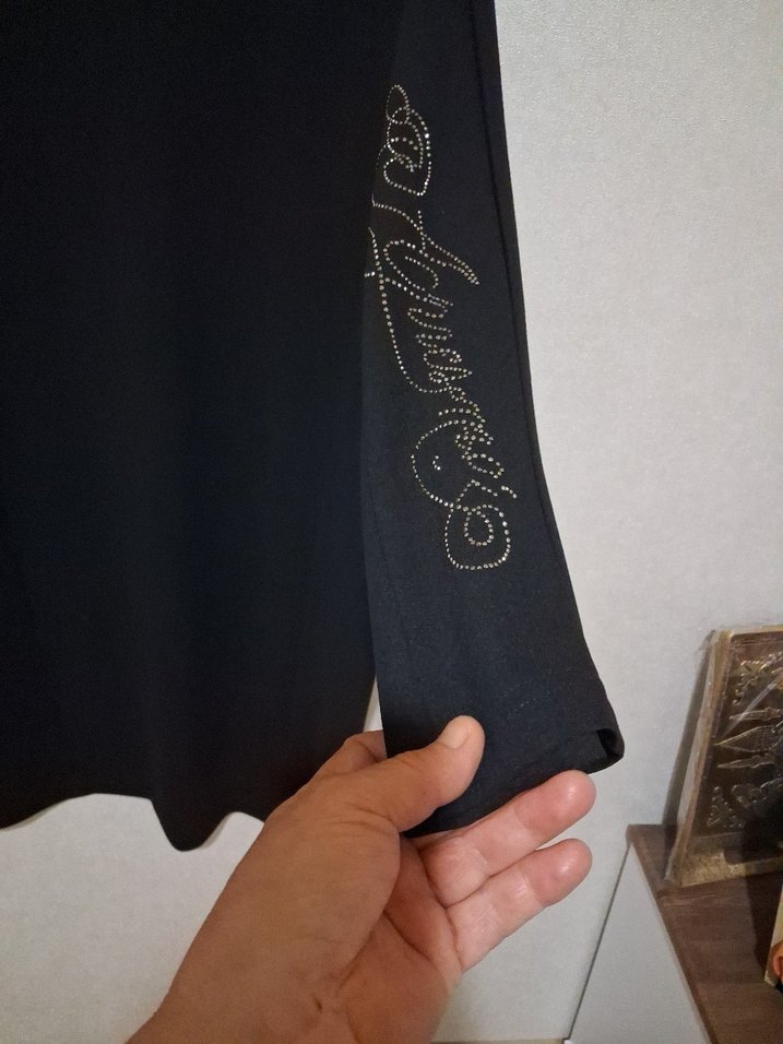 Uzun Kollu Siyah Kadın krep kışlık

 Elbise - Görsel 5