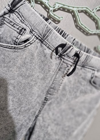 Gri Batik Desenli Erkek Denim Şort - Görsel 2