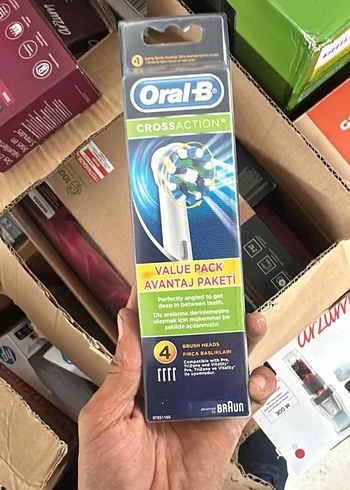 Oral-B CrossAction Yedek Diş Fırçası 4'lü Paket