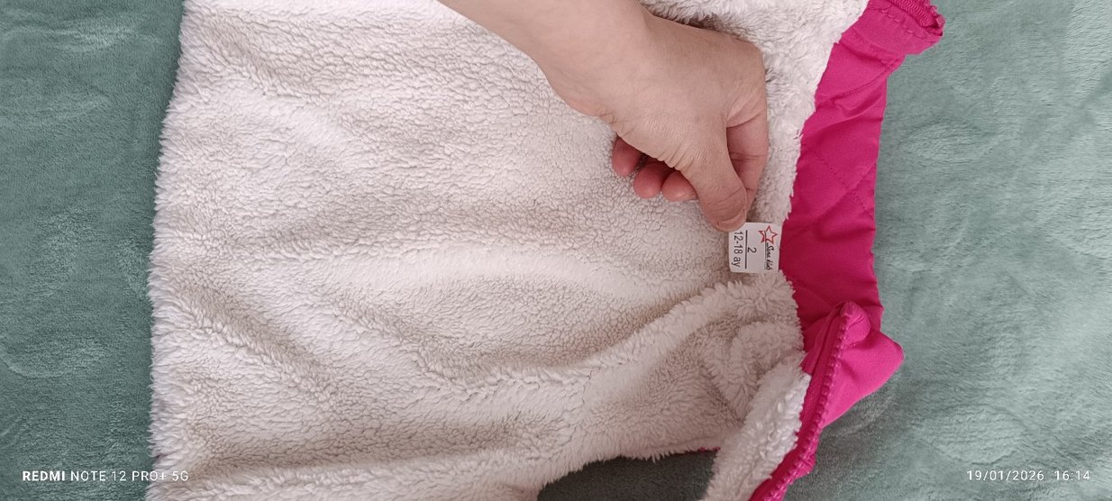 Kız Çocuk Pembe Kürklü Yelek - Görsel 3