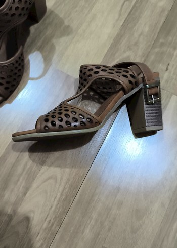 Agent Provocateur Tokalı Kahverengi Desenli Blok Topuklu Kadın Sandalet