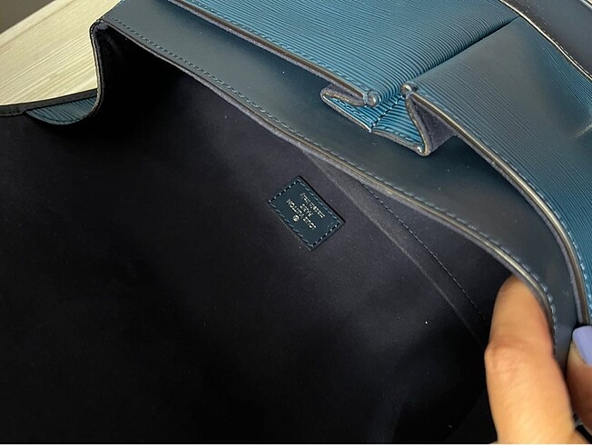 Beden Louis vuitton deri çanta