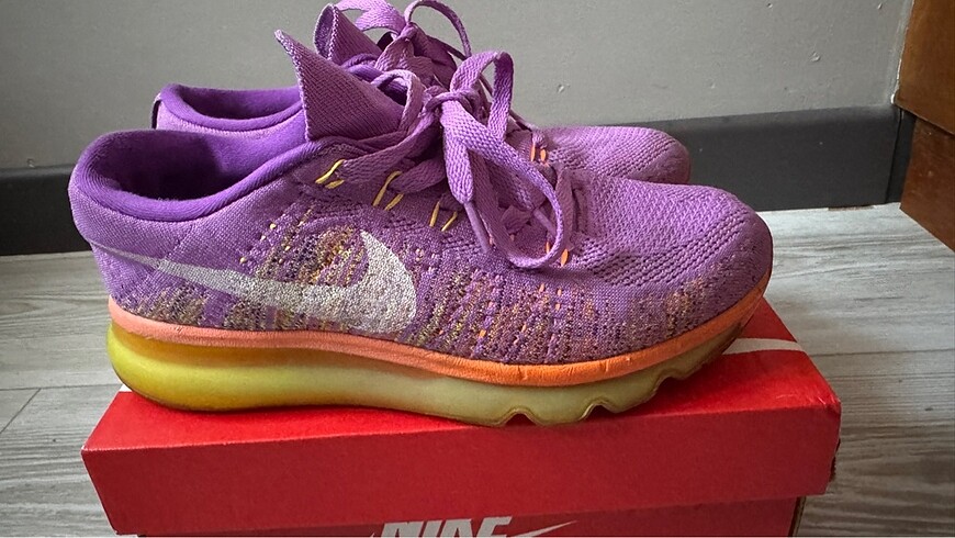 36 Beden Nike spor ayakkabı