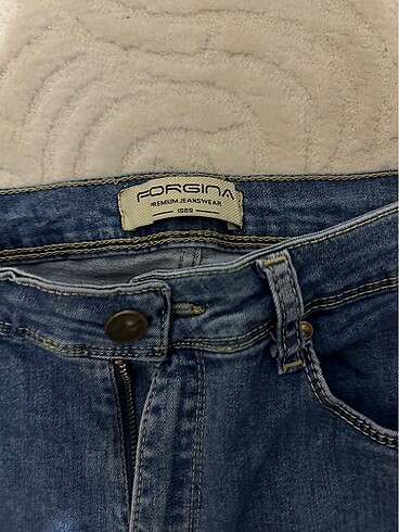 LC Waikiki kız çocuk nakışlı kot pantolon