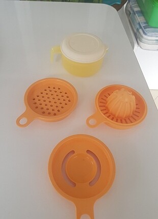 Tupperware 