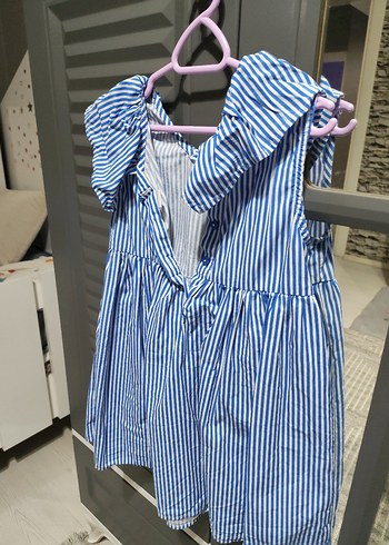 LC Waikiki Kolsuz Fırfırlı Mavi Çizgili Kız Elbisesi