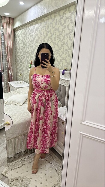 Pembe çiçekli takım
