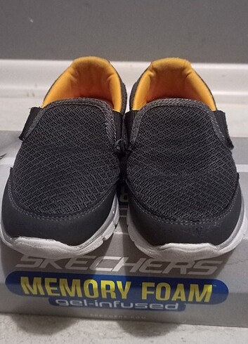 24 Beden siyah Renk Skechers çocuk
