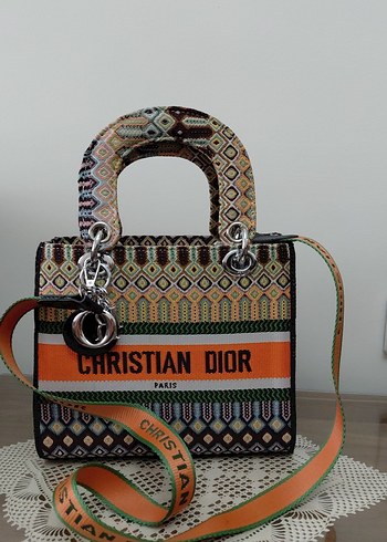 Zara Renkli Desenli Zincir Detaylı Bohem Çanta