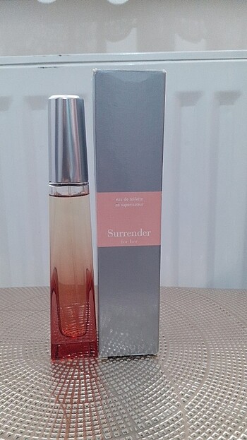 AVON SURRENDER PARFUM 