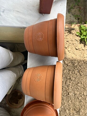 Kahverengi Plastik saksı 2 adet
