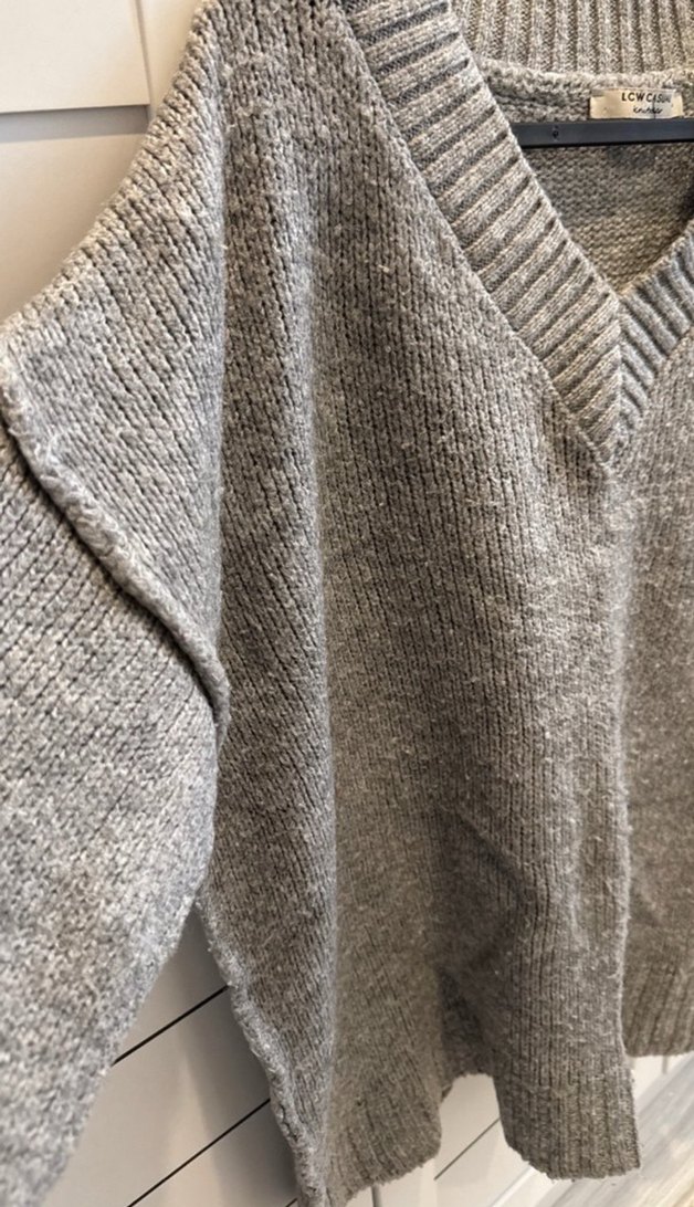 Gri V Yaka Örgü Kadın Kazak - Görsel 3