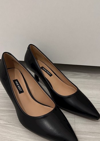 nine-west 37