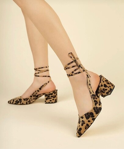 Leopar desenli topuklu ayakkabı