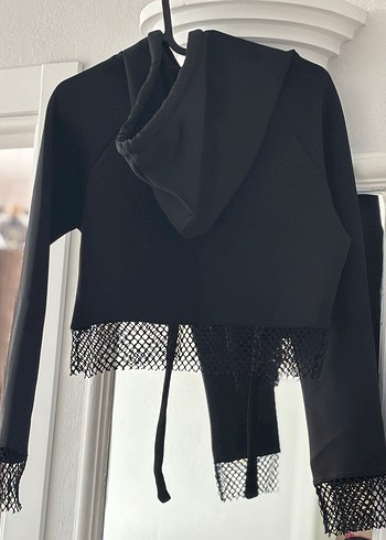 Dantel Detaylı Siyah Kapüşonlu Mini Sweatshirt - Görsel 4